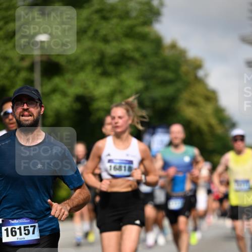 29.06.2025 - hella hamburg halbmarathon Dr. Thomas Lammeyer http://msf.ph/oto/8205816 29.06.2025 09:48:30 Kennedybrücke 1758, 1990, 2746, 3043, 4050, 5070, 5269, 5328, 5746, 5826, 6781, 7272, 7723, 8209, 8883, 9137, 9381, 9634, 10171, 10486, 11169, 11413 meine-sportfotos.de