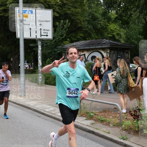 29.06.2025 - hella hamburg halbmarathon Yannick Fuchs http://msf.ph/oto/8205835 29.06.2025 10:32:13 20KM 1290, 1505, 2196, 2404, 3790, 5042, 5791, 5923, 6047, 6458, 9017, 9944, 10190, 10451, 10922, 11106, 11423, 12739, 12900, 13148, 13372, 13595, 15410, 16992, 17137, 17726, 18103, 18159, 18193, 18216, 18357, 18986 meine-sportfotos.de