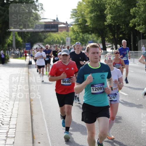 29.06.2025 - hella hamburg halbmarathon Jannik Wohlers http://msf.ph/oto/8205935 29.06.2025 09:48:36 Lombardsbrücke 1042, 1571, 1600, 1603, 2707, 2797, 4062, 5003, 5124, 6037, 6047, 7310, 7482, 7743, 7981, 8002, 8121, 9640, 9643, 10190, 10451, 10738, 10877, 11106, 11177, 11423, 11447, 12088, 12091, 12168, 12739, 13064, 13137, 13372, 13755, 14075, 14603, 14820, 15161, 15178, 16280, 17078, 17489, 17612, 17723, 17916, 18004, 18062, 18614, 19004 meine-sportfotos.de