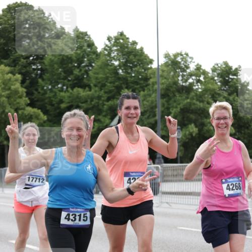 29.06.2025 - hella hamburg halbmarathon Jannik Wohlers http://msf.ph/oto/8205966 29.06.2025 10:25:57 Lombardsbrücke 1300, 3617, 4267, 4268, 4315, 4844, 6159, 6905, 7929, 8306, 8357, 8674, 8942, 11107, 12126, 12826, 12827, 13264, 14930, 17712 meine-sportfotos.de