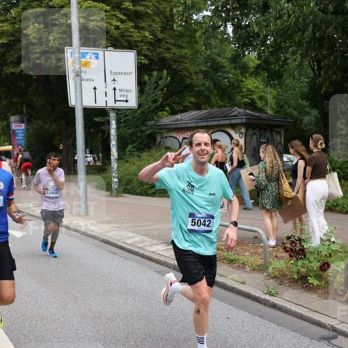 29.06.2025 - hella hamburg halbmarathon Yannick Fuchs http://msf.ph/oto/8206005 29.06.2025 10:32:13 20KM 1290, 1505, 2196, 2404, 3790, 5042, 5791, 5923, 6047, 6458, 9017, 9944, 10190, 10451, 10922, 11106, 11423, 12739, 12900, 13148, 13372, 13595, 15410, 16992, 17137, 17726, 18103, 18159, 18193, 18216, 18357, 18986 meine-sportfotos.de