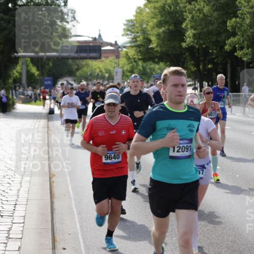 29.06.2025 - hella hamburg halbmarathon Jannik Wohlers http://msf.ph/oto/8206023 29.06.2025 09:48:36 Lombardsbrücke 1042, 1571, 1600, 1603, 2707, 2797, 4062, 5003, 5124, 6037, 6047, 7310, 7482, 7743, 7981, 8002, 8121, 9640, 9643, 10190, 10451, 10738, 10877, 11106, 11177, 11423, 11447, 12088, 12091, 12168, 12739, 13064, 13137, 13372, 13755, 14075, 14603, 14820, 15161, 15178, 16280, 17078, 17489, 17612, 17723, 17916, 18004, 18062, 18614, 19004 meine-sportfotos.de