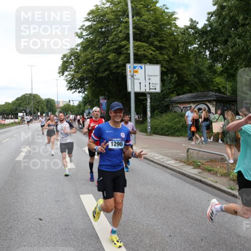 29.06.2025 - hella hamburg halbmarathon Yannick Fuchs http://msf.ph/oto/8206065 29.06.2025 10:32:13 20KM 1290, 1505, 2196, 2404, 3790, 5042, 5791, 5923, 6047, 6458, 9017, 9944, 10190, 10451, 10922, 11106, 11423, 12739, 12900, 13148, 13372, 13595, 15410, 16992, 17137, 17726, 18103, 18159, 18193, 18216, 18357, 18986 meine-sportfotos.de