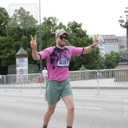 29.06.2025 - hella hamburg halbmarathon Jannik Wohlers http://msf.ph/oto/8206157 29.06.2025 10:25:59 Lombardsbrücke 1300, 3617, 4267, 4268, 4315, 4844, 6159, 6905, 7929, 8306, 8357, 8942, 11107, 12126, 12826, 12827, 13264, 14930, 17712, 18087 meine-sportfotos.de