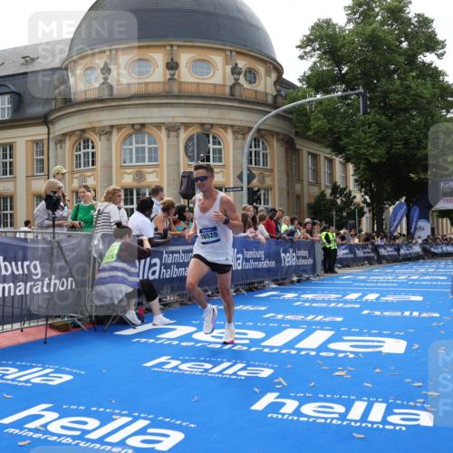 29.06.2025 - hella hamburg halbmarathon Strokosch-Dieckow http://msf.ph/oto/8206284 29.06.2025 10:17:01 Ziel 4116, 16529 meine-sportfotos.de