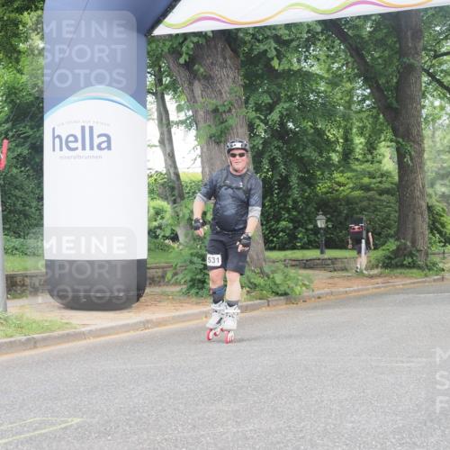 29.06.2025 - hella hamburg halbmarathon KatJ http://msf.ph/oto/8206296 29.06.2025 09:32:19 Zwischen KM18-KM19  meine-sportfotos.de