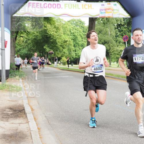 29.06.2025 - hella hamburg halbmarathon MichiJ http://msf.ph/oto/8206322 29.06.2025 10:22:31 Zwischen KM18-KM19 2879, 4602, 10453, 11745, 13618, 14908, 15326, 16931, 17151, 18679, 19059 meine-sportfotos.de