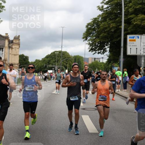 29.06.2025 - hella hamburg halbmarathon Yannick Fuchs http://msf.ph/oto/8206411 29.06.2025 10:44:54 20KM 1461, 1466, 1750, 1817, 2207, 2540, 2880, 3654, 4077, 4816, 5018, 5115, 6027, 6662, 6712, 6795, 7052, 7134, 7369, 7397, 7583, 7930, 7932, 8117, 8205, 8261, 8572, 8819, 9057, 11214, 11422, 12016, 12778, 12949, 13008, 13687, 13701, 13808, 13875, 14034, 14125, 14626, 15362, 15395, 15720, 16285, 16291, 17129, 17179, 17221, 17384, 18006, 18182, 18394, 18413, 18489 meine-sportfotos.de