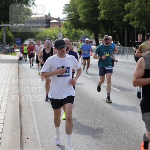 29.06.2025 - hella hamburg halbmarathon Jannik Wohlers http://msf.ph/oto/8206462 29.06.2025 09:48:41 Lombardsbrücke 1571, 1600, 1603, 2044, 2707, 2797, 4062, 5124, 5889, 6037, 6047, 7310, 7482, 7743, 7981, 8002, 8358, 9640, 10369, 10451, 10738, 10877, 11106, 11177, 11423, 11447, 12088, 12091, 12168, 12739, 13064, 13137, 13190, 13372, 13755, 13900, 14075, 14603, 14820, 14905, 15161, 15178, 16280, 16400, 17078, 17097, 17489, 17612, 17723, 17792, 17916, 18004, 18062, 18614, 19004 meine-sportfotos.de