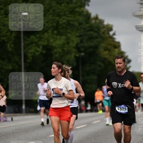 29.06.2025 - hella hamburg halbmarathon Dr. Thomas Lammeyer http://msf.ph/oto/8206557 29.06.2025 10:12:05 Kennedybrücke 1079, 1173, 1427, 2032, 2136, 3328, 3922, 4228, 5347, 5899, 6100, 7019, 7476, 7760, 9338 meine-sportfotos.de
