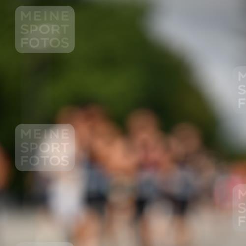 29.06.2025 - hella hamburg halbmarathon Dr. Thomas Lammeyer http://msf.ph/oto/8206660 29.06.2025 09:48:34 Kennedybrücke 1758, 1990, 2746, 3043, 4050, 4679, 4698, 5070, 5269, 5328, 5746, 5826, 6358, 6781, 7272, 7481, 7723, 8209, 8883, 9137, 9381, 9634, 10017, 10171, 10486, 11169, 11413 meine-sportfotos.de