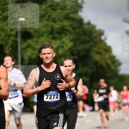 29.06.2025 - hella hamburg halbmarathon Dr. Thomas Lammeyer http://msf.ph/oto/8206806 29.06.2025 09:48:35 Kennedybrücke 1758, 1990, 2689, 2746, 3043, 4050, 4679, 4698, 5070, 5269, 5328, 5746, 5826, 6358, 6781, 7272, 7481, 7723, 8209, 8883, 9137, 9381, 9634, 10017, 10171, 10486, 11169, 11413 meine-sportfotos.de