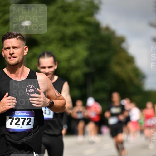 29.06.2025 - hella hamburg halbmarathon Dr. Thomas Lammeyer http://msf.ph/oto/8206876 29.06.2025 09:48:36 Kennedybrücke 1758, 1990, 2689, 2746, 3043, 4050, 4679, 4698, 4749, 5070, 5269, 5328, 5746, 5826, 6358, 6781, 7272, 7481, 7723, 8209, 8883, 9137, 9381, 9634, 10017, 10171, 10486, 11169, 11413 meine-sportfotos.de