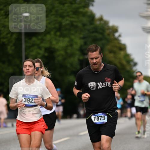 29.06.2025 - hella hamburg halbmarathon Dr. Thomas Lammeyer http://msf.ph/oto/8206915 29.06.2025 10:12:07 Kennedybrücke 1079, 1173, 1427, 2032, 3328, 3922, 4228, 4864, 5347, 5899, 6100, 7019, 7476, 9071, 9338 meine-sportfotos.de