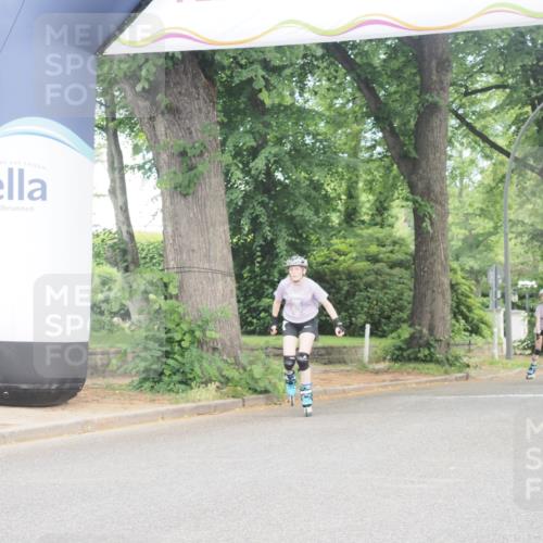 29.06.2025 - hella hamburg halbmarathon KatJ http://msf.ph/oto/8206969 29.06.2025 09:32:49 Zwischen KM18-KM19  meine-sportfotos.de