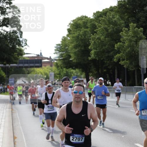 29.06.2025 - hella hamburg halbmarathon Jannik Wohlers http://msf.ph/oto/8206997 29.06.2025 09:48:44 Lombardsbrücke 1571, 1600, 1603, 2044, 2707, 2797, 4062, 5050, 5889, 6037, 6047, 6771, 7109, 7310, 7482, 7743, 7981, 8002, 8358, 9640, 10369, 10451, 10877, 11106, 11177, 11423, 11447, 11952, 12088, 12091, 12168, 12739, 13064, 13158, 13190, 13755, 13900, 14075, 14311, 14603, 14905, 15178, 16280, 16400, 17078, 17097, 17489, 17612, 17723, 17792, 17916, 18062, 18614, 19004 meine-sportfotos.de