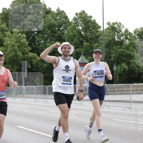 29.06.2025 - hella hamburg halbmarathon Jannik Wohlers http://msf.ph/oto/8207002 29.06.2025 10:26:06 Lombardsbrücke 1300, 2643, 4267, 4268, 4315, 4844, 6905, 7929, 8079, 8357, 8942, 11270, 12126, 13264, 14930, 15807, 17712, 18087 meine-sportfotos.de