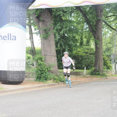 29.06.2025 - hella hamburg halbmarathon KatJ http://msf.ph/oto/8207004 29.06.2025 09:32:49 Zwischen KM18-KM19  meine-sportfotos.de