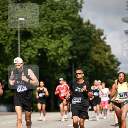 29.06.2025 - hella hamburg halbmarathon Dr. Thomas Lammeyer http://msf.ph/oto/8207127 29.06.2025 09:48:38 Kennedybrücke 1758, 1990, 2689, 2746, 3043, 4050, 4129, 4679, 4698, 4749, 5070, 5328, 5746, 5826, 6358, 6781, 7272, 7481, 7723, 8209, 8883, 9137, 9381, 9634, 10017, 10171, 11169, 11413 meine-sportfotos.de