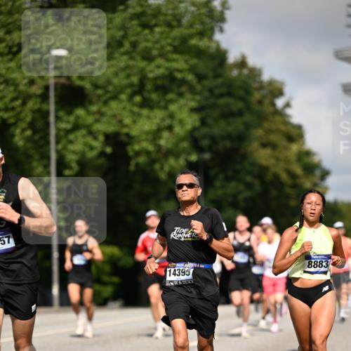 29.06.2025 - hella hamburg halbmarathon Dr. Thomas Lammeyer http://msf.ph/oto/8207183 29.06.2025 09:48:39 Kennedybrücke 1758, 1990, 2689, 2746, 3043, 4050, 4129, 4679, 4698, 4749, 5070, 5328, 5746, 5826, 6358, 6781, 7272, 7481, 7723, 8190, 8209, 8883, 9137, 9381, 9634, 10017, 10171, 11169, 11413 meine-sportfotos.de