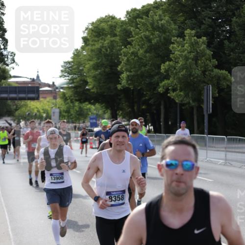 29.06.2025 - hella hamburg halbmarathon Jannik Wohlers http://msf.ph/oto/8207190 29.06.2025 09:48:44 Lombardsbrücke 1571, 1600, 1603, 2044, 2707, 2797, 4062, 5050, 5889, 6037, 6047, 6771, 7109, 7310, 7482, 7743, 7981, 8002, 8358, 9640, 10369, 10451, 10877, 11106, 11177, 11423, 11447, 11952, 12088, 12091, 12168, 12739, 13064, 13158, 13190, 13755, 13900, 14075, 14311, 14603, 14905, 15178, 16280, 16400, 17078, 17097, 17489, 17612, 17723, 17792, 17916, 18062, 18614, 19004 meine-sportfotos.de