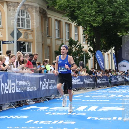 29.06.2025 - hella hamburg halbmarathon Strokosch-Dieckow http://msf.ph/oto/8207209 29.06.2025 10:18:45 Ziel 6380, 15495 meine-sportfotos.de