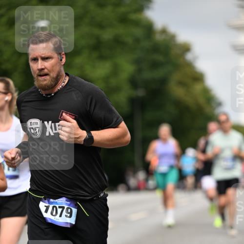 29.06.2025 - hella hamburg halbmarathon Dr. Thomas Lammeyer http://msf.ph/oto/8207240 29.06.2025 10:12:08 Kennedybrücke 1079, 1173, 1427, 2032, 3328, 3922, 4228, 4864, 5347, 6100, 7019, 7476, 9071, 9338 meine-sportfotos.de