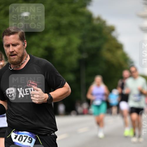 29.06.2025 - hella hamburg halbmarathon Dr. Thomas Lammeyer http://msf.ph/oto/8207251 29.06.2025 10:12:08 Kennedybrücke 1079, 1173, 1427, 2032, 3328, 3922, 4228, 4864, 5347, 6100, 7019, 7476, 9071, 9338 meine-sportfotos.de
