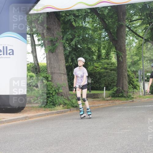 29.06.2025 - hella hamburg halbmarathon KatJ http://msf.ph/oto/8207327 29.06.2025 09:32:52 Zwischen KM18-KM19  meine-sportfotos.de