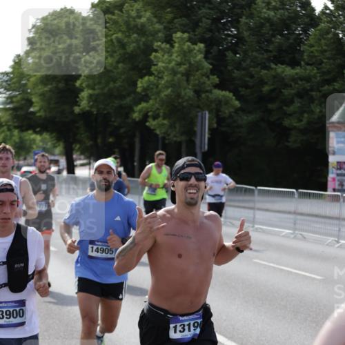 29.06.2025 - hella hamburg halbmarathon Jannik Wohlers http://msf.ph/oto/8207514 29.06.2025 09:48:46 Lombardsbrücke 1571, 1600, 1603, 2044, 2707, 2797, 3116, 5050, 5889, 6037, 6047, 6149, 6771, 7109, 7310, 7743, 7981, 8358, 9640, 10369, 10451, 10877, 11106, 11177, 11423, 11447, 11952, 12088, 12091, 12168, 12739, 13064, 13158, 13190, 13755, 13900, 14075, 14311, 14603, 14905, 15178, 16280, 16400, 17097, 17489, 17723, 17792, 17916, 18062, 19004 meine-sportfotos.de