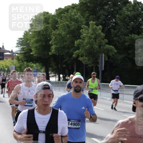 29.06.2025 - hella hamburg halbmarathon Jannik Wohlers http://msf.ph/oto/8207650 29.06.2025 09:48:46 Lombardsbrücke 1571, 1600, 1603, 2044, 2707, 2797, 3116, 5050, 5889, 6037, 6047, 6149, 6771, 7109, 7310, 7743, 7981, 8358, 9640, 10369, 10451, 10877, 11106, 11177, 11423, 11447, 11952, 12088, 12091, 12168, 12739, 13064, 13158, 13190, 13755, 13900, 14075, 14311, 14603, 14905, 15178, 16280, 16400, 17097, 17489, 17723, 17792, 17916, 18062, 19004 meine-sportfotos.de