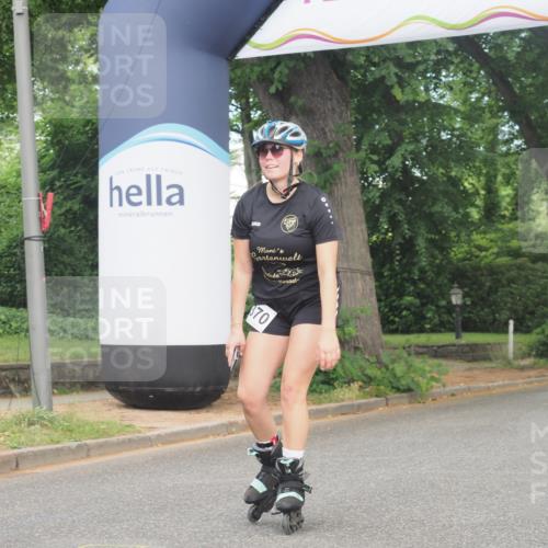 29.06.2025 - hella hamburg halbmarathon KatJ http://msf.ph/oto/8207694 29.06.2025 09:32:54 Zwischen KM18-KM19  meine-sportfotos.de