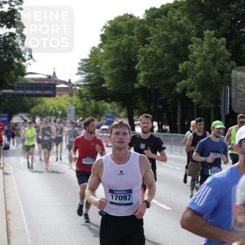 29.06.2025 - hella hamburg halbmarathon Jannik Wohlers http://msf.ph/oto/8207747 29.06.2025 09:48:47 Lombardsbrücke 1571, 1600, 1603, 2044, 2707, 2745, 2797, 2849, 3116, 5050, 5889, 6037, 6047, 6149, 6771, 7109, 7310, 7743, 7981, 8358, 9640, 10369, 10451, 10877, 11106, 11423, 11447, 11952, 12088, 12091, 12168, 12739, 13064, 13158, 13190, 13755, 13900, 14075, 14311, 14603, 14905, 15178, 16280, 16400, 17097, 17489, 17722, 17723, 17792, 17916, 18062, 18156, 18193 meine-sportfotos.de