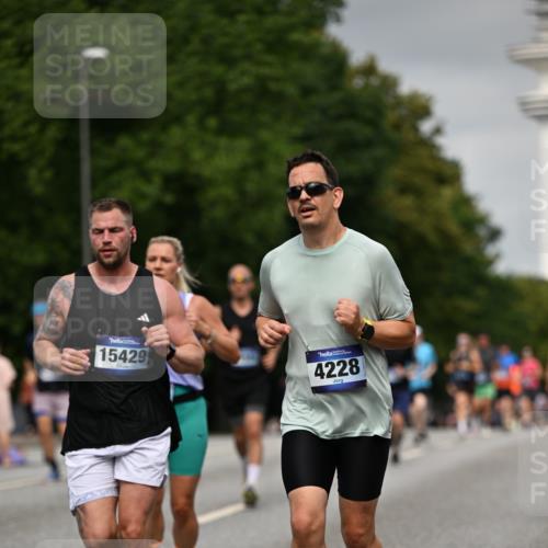29.06.2025 - hella hamburg halbmarathon Dr. Thomas Lammeyer http://msf.ph/oto/8207814 29.06.2025 10:12:11 Kennedybrücke 1079, 1173, 1427, 2032, 3328, 3922, 4228, 4864, 5347, 6100, 7019, 7476, 9071, 9338 meine-sportfotos.de