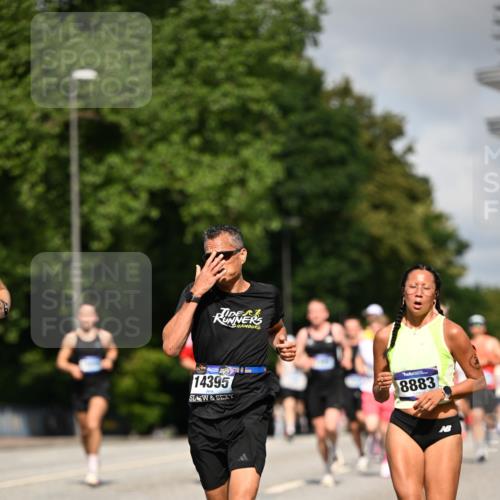 29.06.2025 - hella hamburg halbmarathon Dr. Thomas Lammeyer http://msf.ph/oto/8207841 29.06.2025 09:48:39 Kennedybrücke 1758, 1990, 2689, 2746, 3043, 4050, 4129, 4679, 4698, 4749, 5070, 5328, 5746, 5826, 6358, 6781, 7272, 7481, 7723, 8190, 8209, 8883, 9137, 9381, 9634, 10017, 10171, 11169, 11413 meine-sportfotos.de