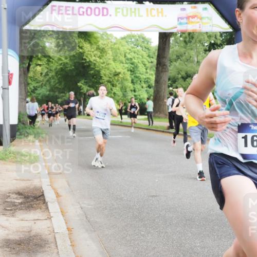 29.06.2025 - hella hamburg halbmarathon MichiJ http://msf.ph/oto/8207850 29.06.2025 10:22:42 Zwischen KM18-KM19 1910, 1959, 2836, 6473, 8956, 14975, 16148, 16724, 16755, 18455, 18731 meine-sportfotos.de
