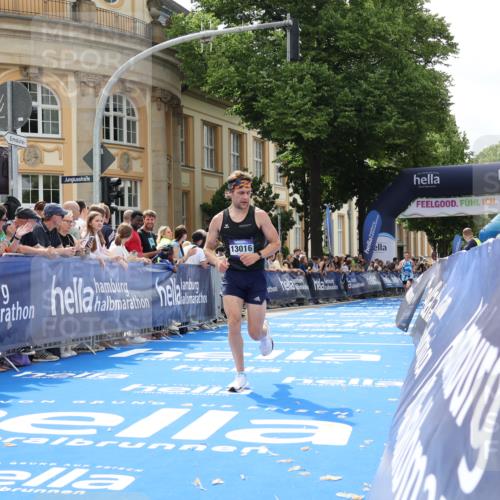 29.06.2025 - hella hamburg halbmarathon Strokosch-Dieckow http://msf.ph/oto/8207885 29.06.2025 10:19:22 Ziel 2659, 13016 meine-sportfotos.de