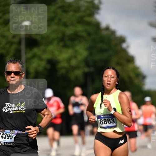 29.06.2025 - hella hamburg halbmarathon Dr. Thomas Lammeyer http://msf.ph/oto/8207925 29.06.2025 09:48:40 Kennedybrücke 1758, 1990, 2689, 2746, 3043, 4050, 4129, 4679, 4698, 4749, 5070, 5328, 5746, 5826, 6358, 6781, 7272, 7481, 7723, 8190, 8209, 8883, 9137, 9381, 9634, 10017, 10171, 11169, 11413 meine-sportfotos.de
