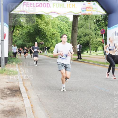29.06.2025 - hella hamburg halbmarathon MichiJ http://msf.ph/oto/8207946 29.06.2025 10:22:43 Zwischen KM18-KM19 1910, 1959, 2836, 6473, 8956, 12290, 14549, 14975, 16148, 16724, 18455, 18731 meine-sportfotos.de
