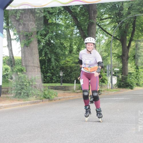 29.06.2025 - hella hamburg halbmarathon KatJ http://msf.ph/oto/8207951 29.06.2025 09:33:37 Zwischen KM18-KM19  meine-sportfotos.de