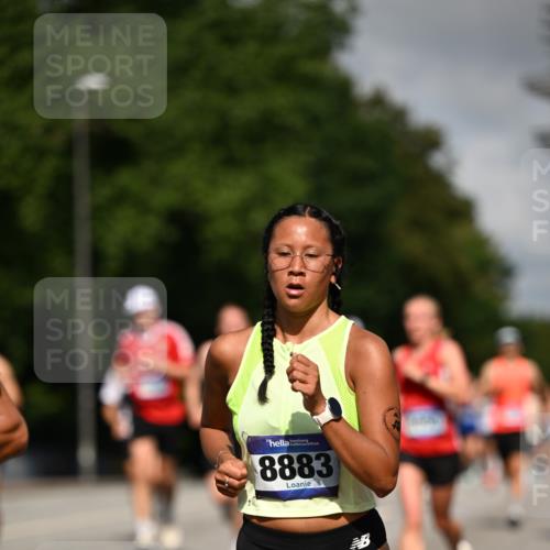 29.06.2025 - hella hamburg halbmarathon Dr. Thomas Lammeyer http://msf.ph/oto/8207977 29.06.2025 09:48:41 Kennedybrücke 1758, 1990, 2689, 2746, 3043, 4050, 4129, 4679, 4698, 4749, 5070, 5328, 5746, 5826, 6358, 6781, 7272, 7481, 7723, 8190, 8209, 8883, 9137, 9381, 9634, 10017, 10171, 11413 meine-sportfotos.de
