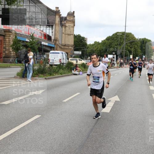 29.06.2025 - hella hamburg halbmarathon Yannick Fuchs http://msf.ph/oto/8207984 29.06.2025 10:32:17 20KM 1290, 1505, 2404, 3480, 3790, 5042, 5791, 5923, 6047, 9017, 9944, 10190, 10451, 10922, 11106, 11423, 12739, 12900, 13148, 13372, 13595, 13900, 15410, 15888, 17726, 18103, 18193, 18216, 18277, 18357, 18986 meine-sportfotos.de