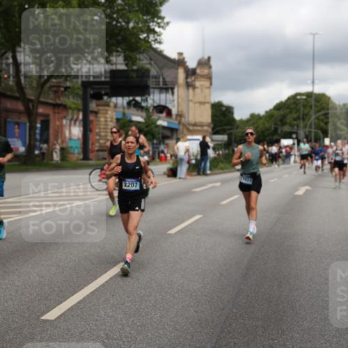 29.06.2025 - hella hamburg halbmarathon Yannick Fuchs http://msf.ph/oto/8208034 29.06.2025 10:44:57 20KM 1461, 1466, 1750, 1817, 2207, 2411, 2540, 2880, 3654, 4077, 4816, 5018, 5115, 6027, 6712, 7052, 7134, 7369, 7397, 7583, 7930, 7932, 8117, 8205, 8261, 8819, 9057, 10215, 11214, 11422, 12016, 12778, 12949, 13687, 13701, 13808, 13875, 14034, 14125, 14626, 15362, 15395, 15720, 16285, 16291, 17129, 17179, 17221, 17823, 18006, 18182, 18394, 18413, 18489 meine-sportfotos.de