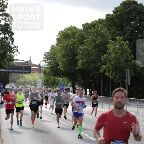 29.06.2025 - hella hamburg halbmarathon Jannik Wohlers http://msf.ph/oto/8208067 29.06.2025 09:48:49 Lombardsbrücke 1600, 1603, 2044, 2707, 2745, 2797, 2849, 3116, 5050, 5648, 5889, 6037, 6047, 6149, 6771, 7109, 7743, 7981, 8358, 9640, 10369, 10451, 10877, 11447, 11952, 12088, 12091, 12098, 12168, 12739, 13064, 13158, 13190, 13755, 13900, 14075, 14311, 14603, 14905, 15178, 15410, 16280, 16400, 17097, 17489, 17722, 17723, 17792, 17916, 18156, 18193 meine-sportfotos.de
