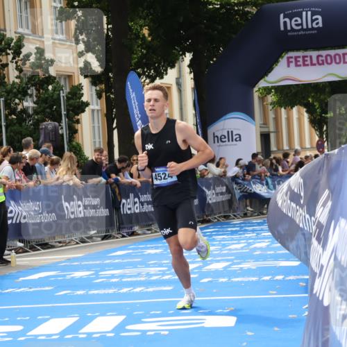 29.06.2025 - hella hamburg halbmarathon Strokosch-Dieckow http://msf.ph/oto/8208074 29.06.2025 10:19:48 Ziel 4524, 14188 meine-sportfotos.de