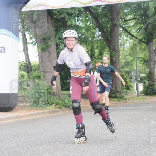 29.06.2025 - hella hamburg halbmarathon KatJ http://msf.ph/oto/8208075 29.06.2025 09:33:38 Zwischen KM18-KM19  meine-sportfotos.de