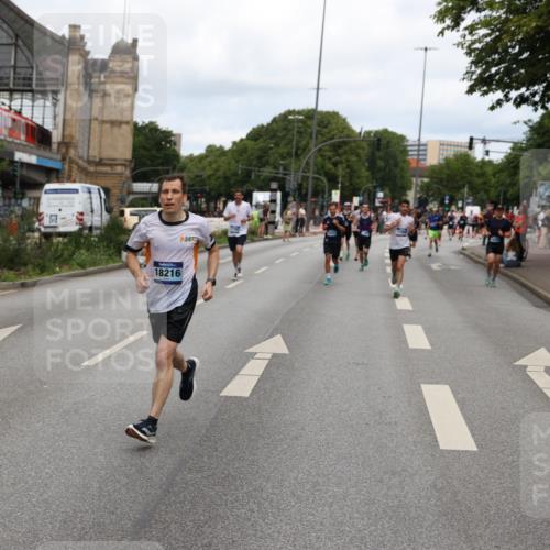 29.06.2025 - hella hamburg halbmarathon Yannick Fuchs http://msf.ph/oto/8208129 29.06.2025 10:32:18 20KM 1290, 1505, 2404, 3480, 3790, 5042, 5791, 5923, 6047, 9017, 9944, 10190, 10451, 10922, 11106, 11423, 12739, 12900, 13148, 13372, 13595, 13900, 15888, 17726, 18103, 18193, 18216, 18277, 18357, 18986 meine-sportfotos.de