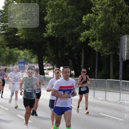 29.06.2025 - hella hamburg halbmarathon Jannik Wohlers http://msf.ph/oto/8208159 29.06.2025 09:48:50 Lombardsbrücke 1600, 1603, 2044, 2707, 2745, 2797, 2849, 3116, 5050, 5648, 5889, 6037, 6047, 6149, 6771, 7109, 7743, 7981, 8358, 9640, 10369, 10877, 11447, 11952, 12088, 12091, 12098, 12168, 12739, 13064, 13158, 13190, 13755, 13900, 14075, 14311, 14603, 14905, 15178, 15410, 15991, 16280, 16400, 17097, 17489, 17722, 17723, 17792, 17916, 18156, 18188, 18193 meine-sportfotos.de