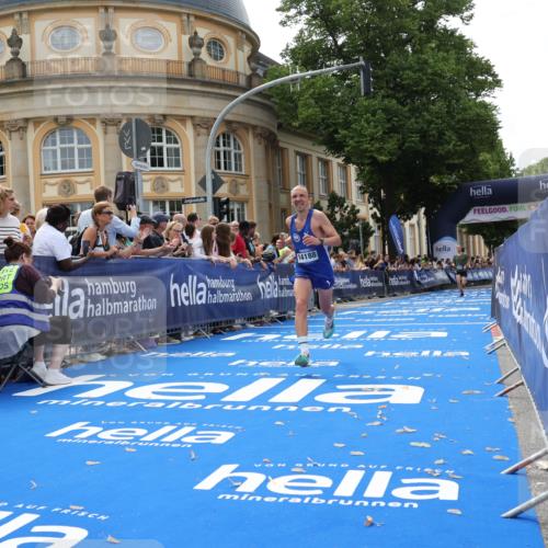 29.06.2025 - hella hamburg halbmarathon Strokosch-Dieckow http://msf.ph/oto/8208170 29.06.2025 10:19:58 Ziel 9255, 11829, 14188, 18848 meine-sportfotos.de