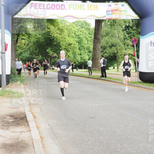 29.06.2025 - hella hamburg halbmarathon MichiJ http://msf.ph/oto/8208189 29.06.2025 10:22:45 Zwischen KM18-KM19 1959, 2836, 6473, 8956, 12290, 13066, 14549, 14975, 16148, 16724, 18455, 18731 meine-sportfotos.de